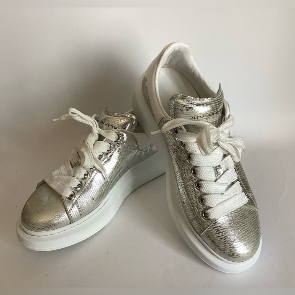 Authentic Alexander McQueen White and silver metallic SZ:9